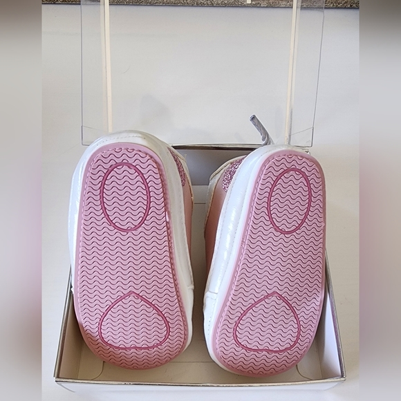 SOLD BNIB Pink Sparkle Sneaker-Style Baby Shoe - Picture 4 of 6